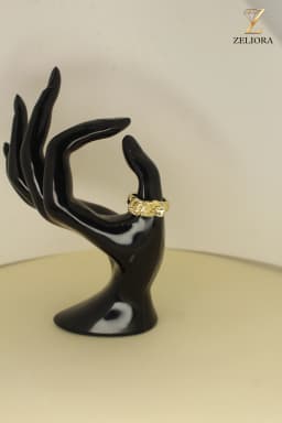 Royal Chain Ring thumbnail 1