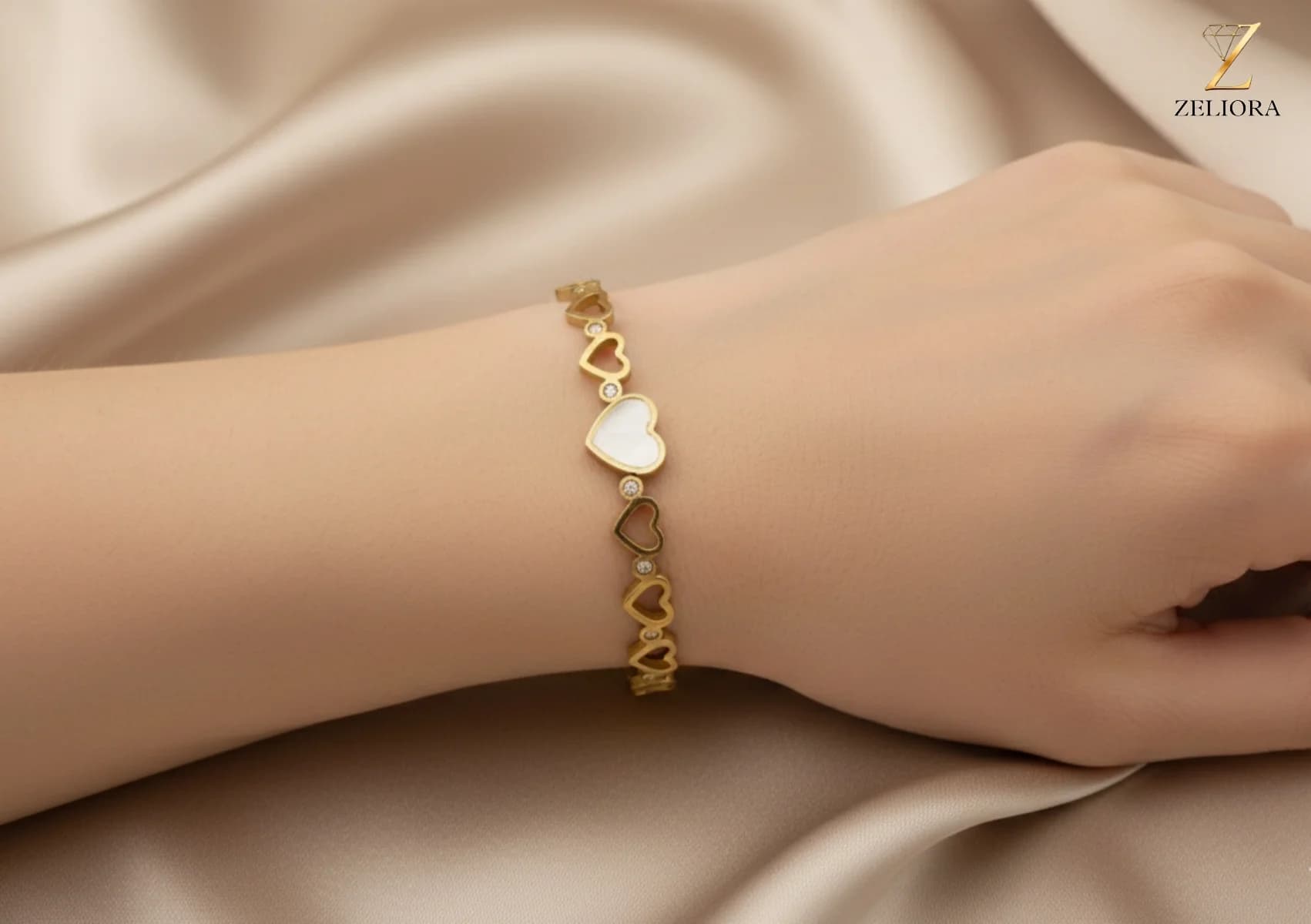 Golden Love Trail Kada - Image 1