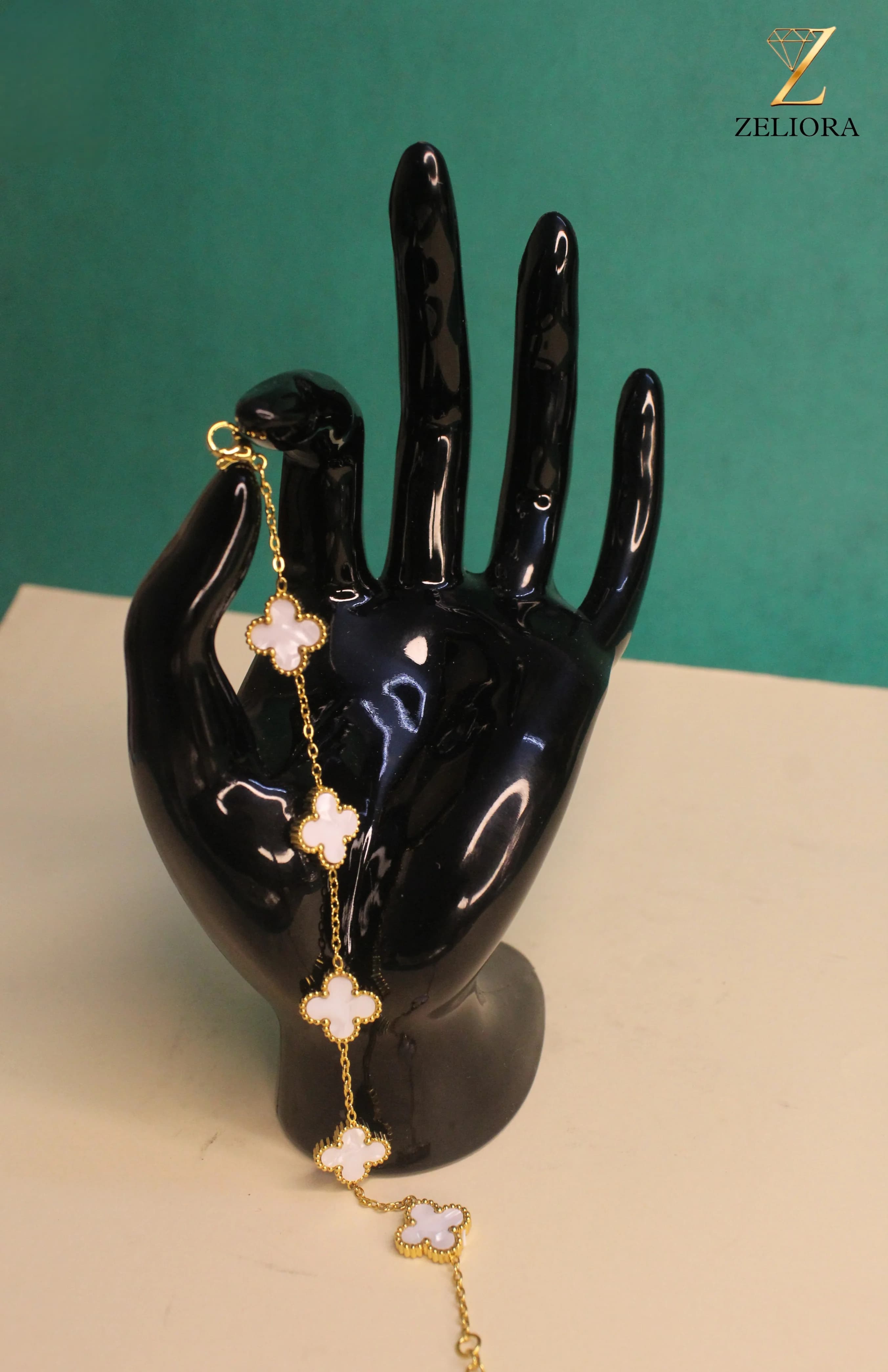 Pearl Clover Chain Braclet - Image 1