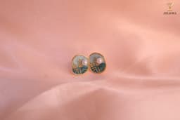 Leaf Pearl Studd Earring thumbnail 2