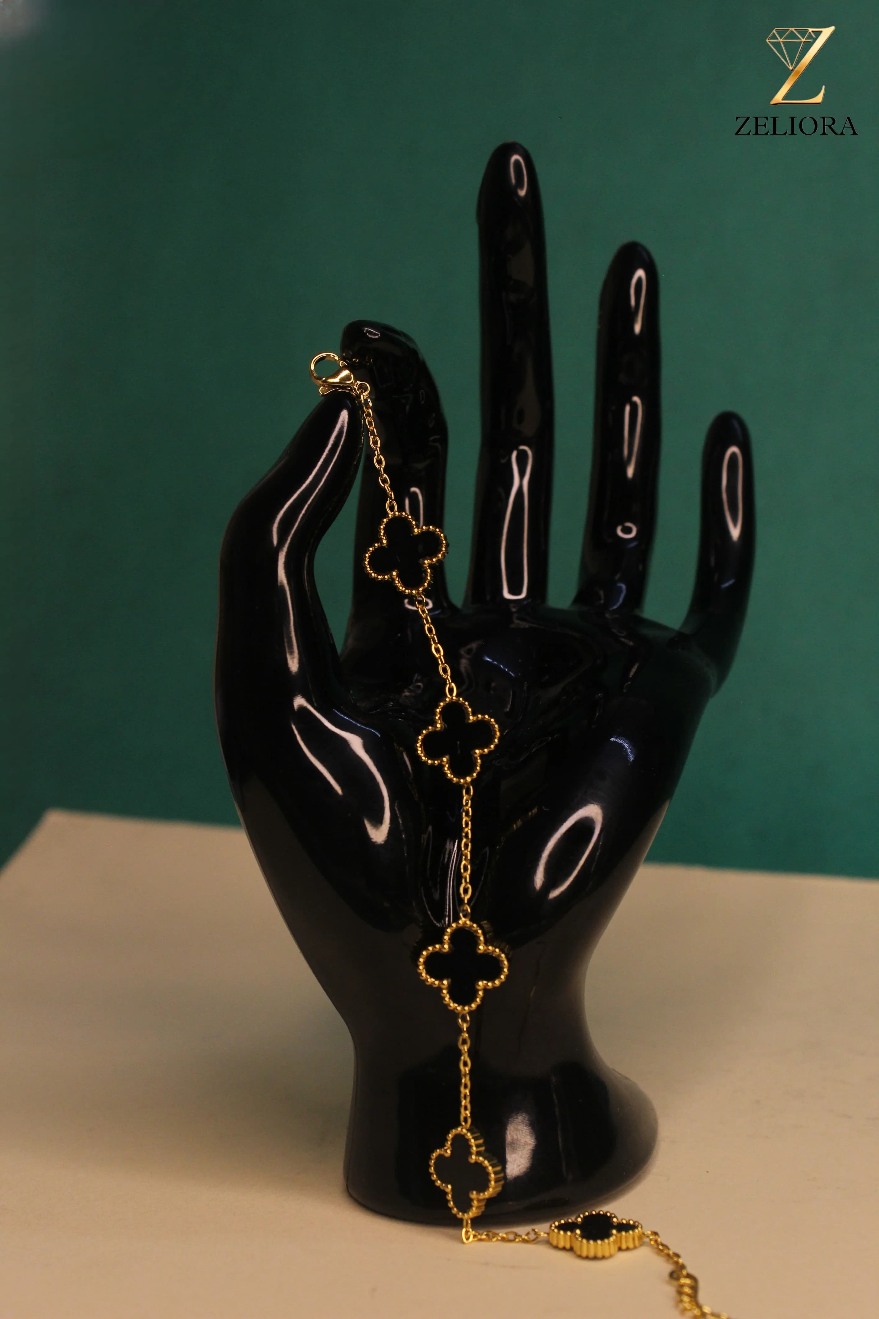 Noir Clover Chain Braclet - Image 1